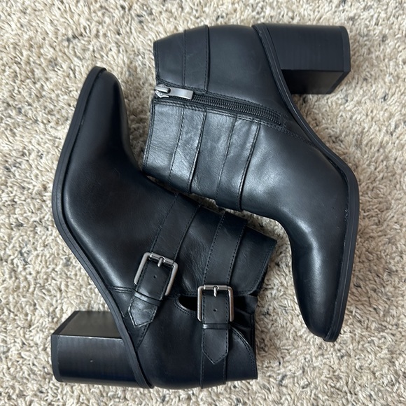 Franco Sarto Buck Ankle Booties, size 7.5M - Picture 14 of 15